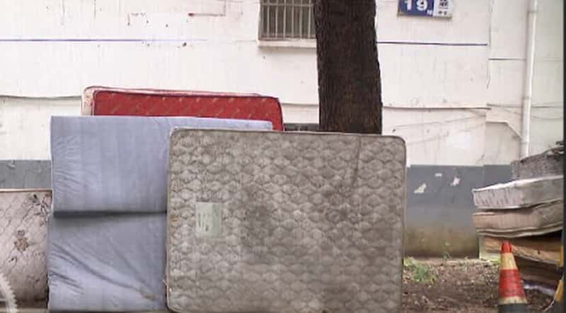 A public meeting took place on Wednesday in Petarch, near Sofia, at a facility dedicated to the reuse and recycling of used mattresses