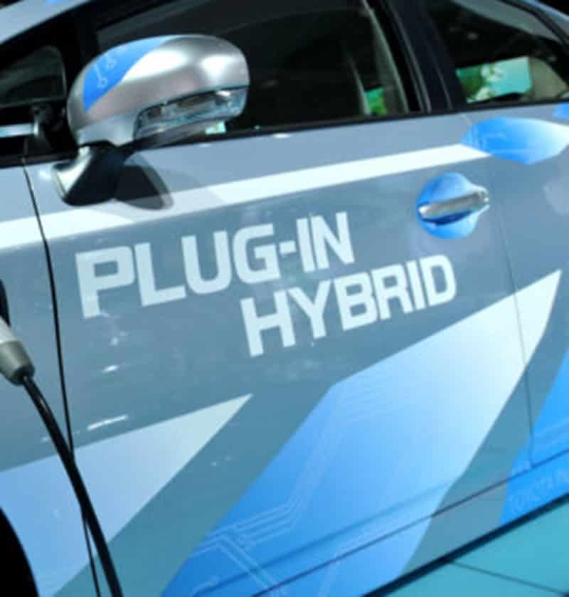 Why Car Manufacturers Should Go "All-In" on Electric Cars