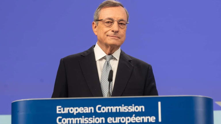 Mario Draghi urges Europe to develop a comprehensive plan for electric vehicles, focusing on batteries, charging infrastructure, and raw materials