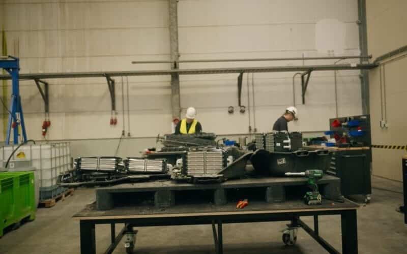 SK tes has launched a new recycling plant in the Port of Rotterdam, focusing on the recovery of materials from used lithium batteries, electric vehicle batteries, and production waste